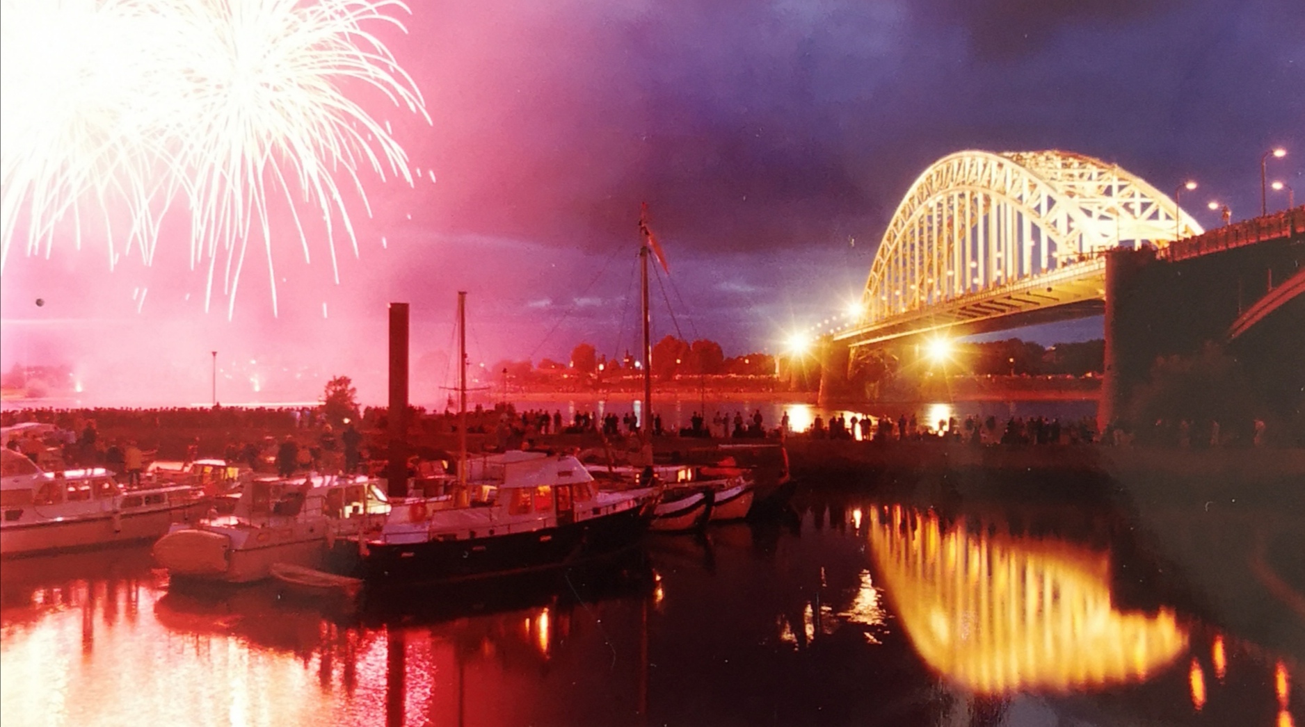 nijmegen vuurwerk waalbrug