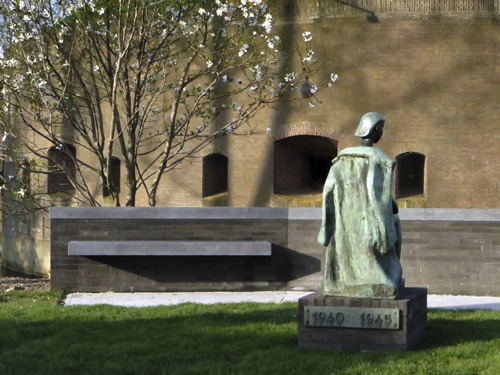 monument weesp